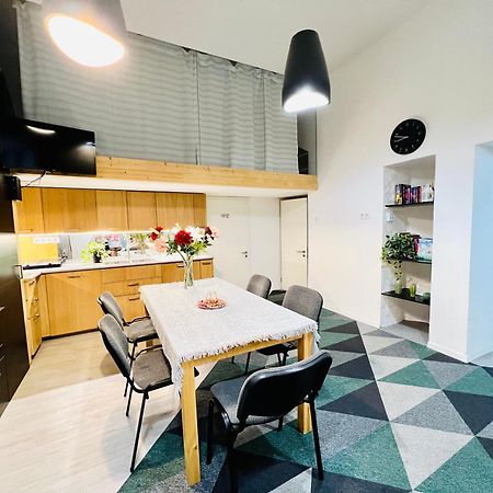 Rozsa Apartment Boedapest Buitenkant foto