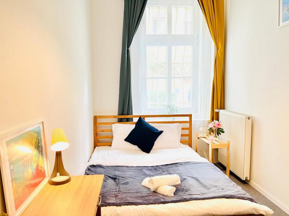 Rozsa Apartment Boedapest Buitenkant foto