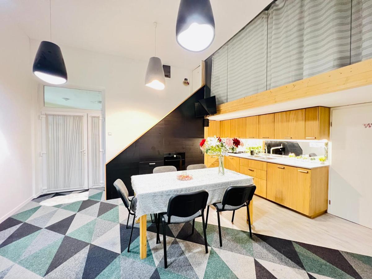 Rozsa Apartment Boedapest Buitenkant foto